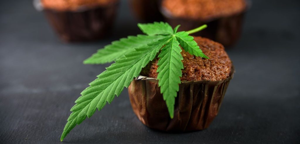For most stoners, nothing beats baked THC edibles. These include cookies, cakes, brownies, wafers, and cereal bars. 