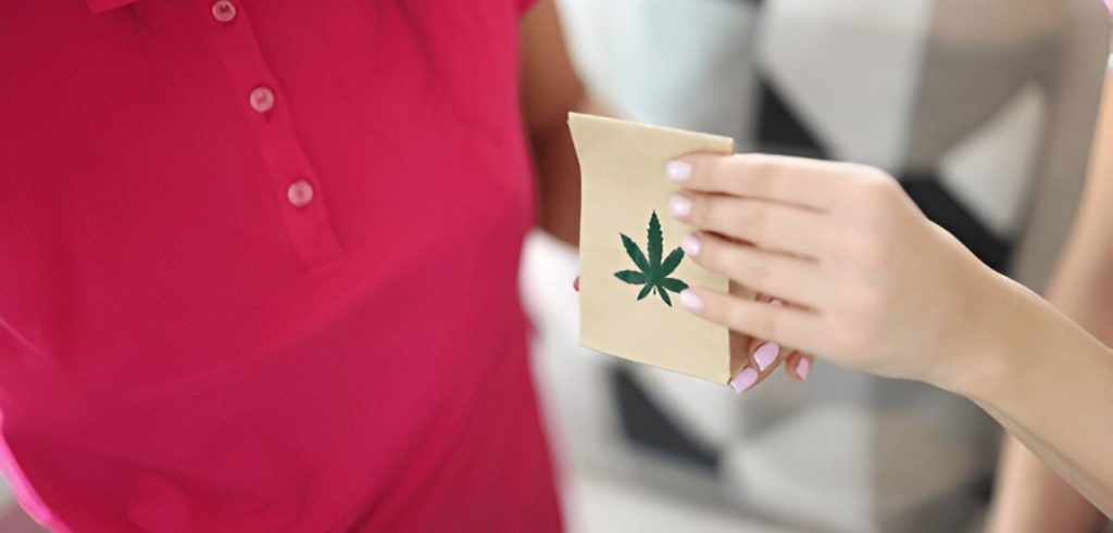 Before you order weed delivery in New Jersey, it’s crucial to know how the process works. First, browse your local dispensary’s menu online and choose what fits your routine, whether that’s cannabis buds, edibles, or vape carts.