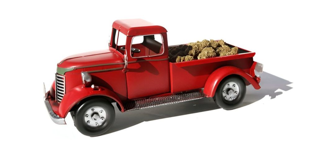 Local weed delivery is fast, reliable, and the products are of top quality. Here are the main reasons why you’ll want to choose local instead of out-of-town every time.